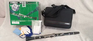 Clarinete Yamaha YCL-255S, maletín, boquilla nueva