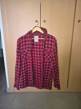 Camisa de franela con capucha