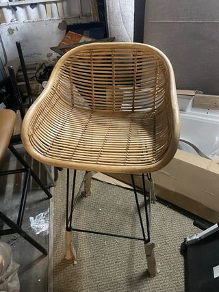 Taburete alto de ratán – estilo natural y moderno