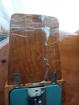 Máquina de coser con motor eléctrico