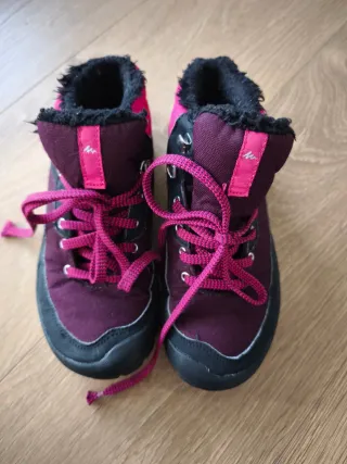 Botas Quechua niña trekking nieve