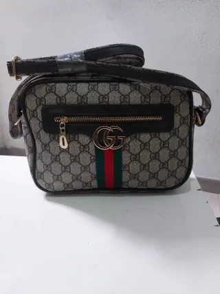 Borse, cinture e portafogli di marca