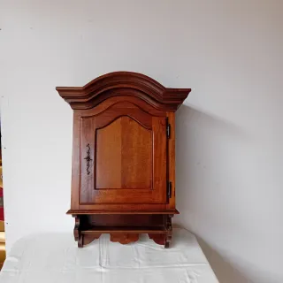 Armario antiguo madera para colgar