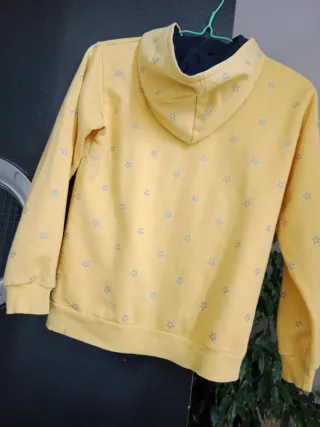 Sudadera niña estrellas y personaje