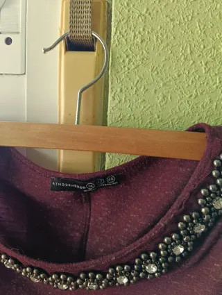 Camiseta granate Primark con pedrería