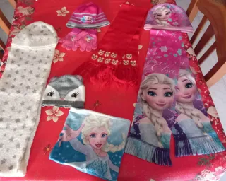 Set cappellini e sciarpe bambina