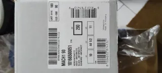 Botas de esquí azules y negras