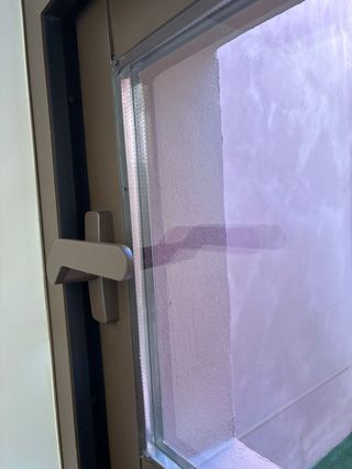 Ventana aluminio marrón climalit