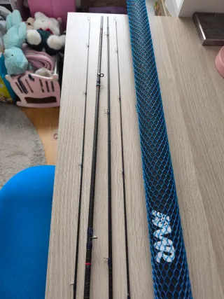 Caña de pescar Maxia Aqua 10'6 2-3