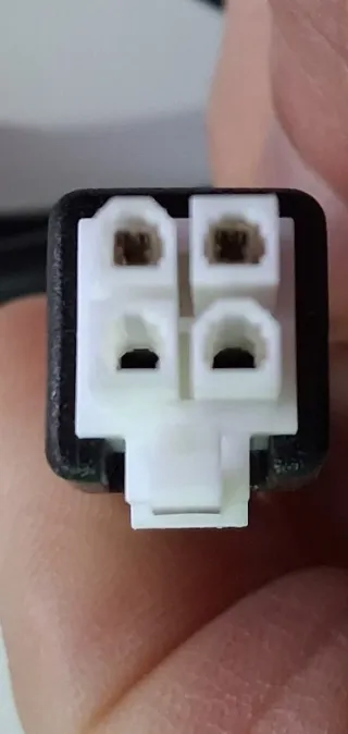 Cable Eléctrico Negro y Blanco