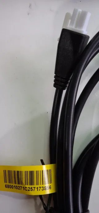 Cable Eléctrico Negro y Blanco