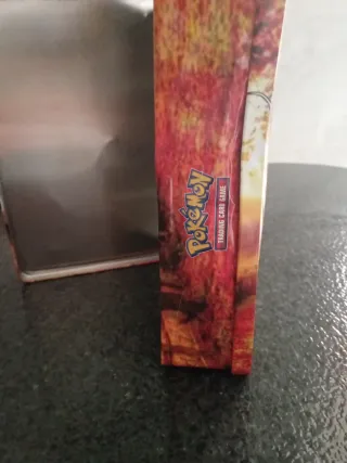 Pokemon Obsidian Flames Caja Metálica