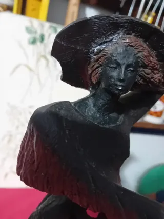 Figura decorativa mujer abstracta