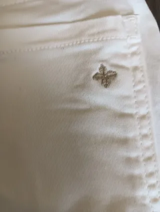 Pantalones blanco roto con bordado