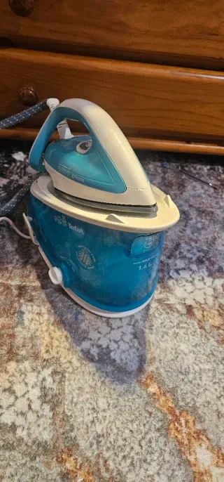 Plancha Tefal Azul y Blanca