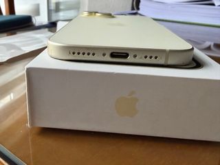 iPhone 15 256GB Amarillo