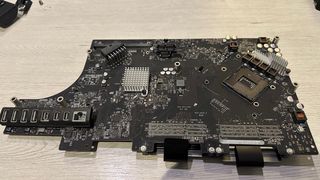 Placa Base iMac 27 2011 A1312 AVERIADA