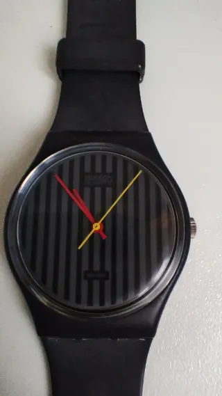 Swatch "Pinstripe" GA102 del 1985 cinturino 7 fori