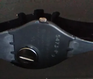 Swatch "Pinstripe" GA102 del 1985 cinturino 7 fori