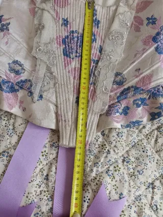 Traje Fallera, dos corpiños, manteletas y delantal