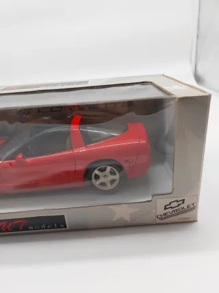 UT Models Chevrolet Corvette 1/18
