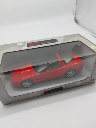 UT Models Chevrolet Corvette 1/18