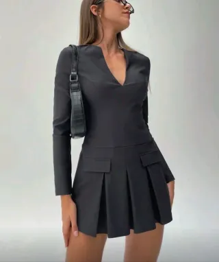 Vestido mini Aloruh manga larga negro