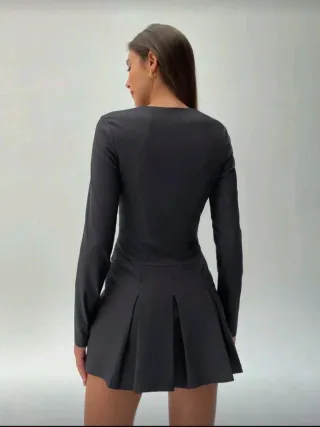 Vestido mini Aloruh manga larga negro