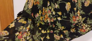 Vestido de fiesta de gasa y pedrería. Talla 40.