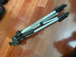 Cámara Canon EOS 700D + Objetivo 18-135mm