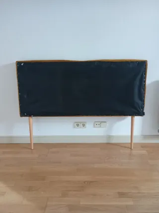 Cabecero tipo terciopelo marrón en 140cms