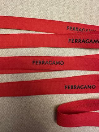 Nastrino Ferragamo Rosso Originale ( lunghissimo )