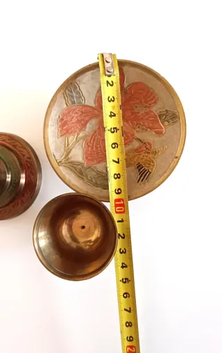 Jarrón de latón vintage con esmalte