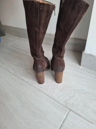 Botas de ante marrones