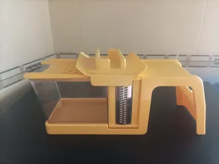 Mandolina de cocina con recipiente