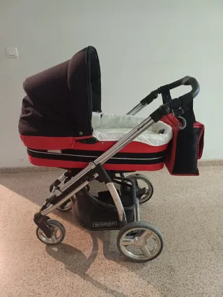 Carrito de bebé rojo y negro