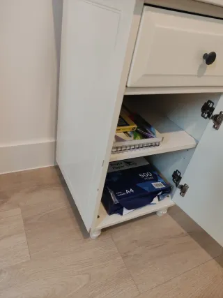 Mesita de noche Ikea blanca