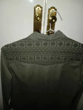 Camisa verde militar mujer