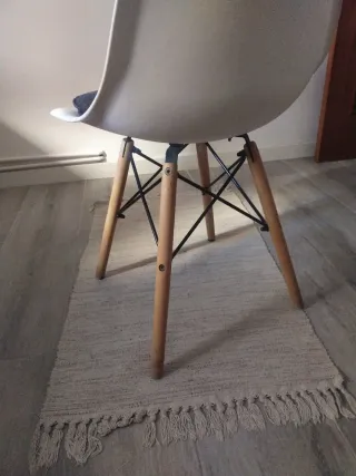 Silla blanca diseño moderno