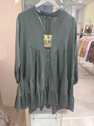 Vestido verde con volantes