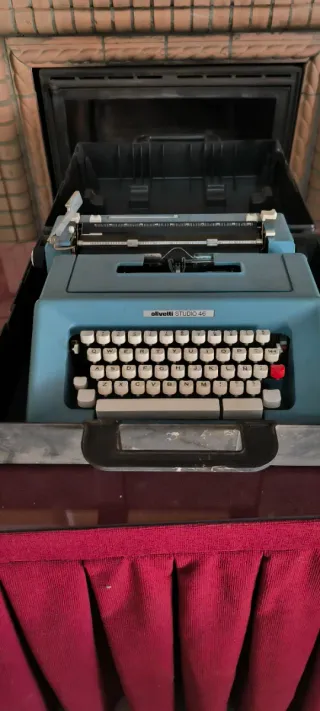Máquina de escribir Olivetti Studio 45