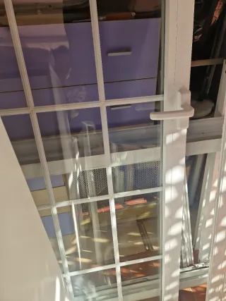 Puerta de aluminio con cristal