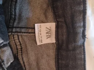 Pantalones vaqueros desgastados