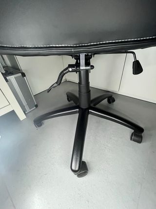 Silla de oficina negra