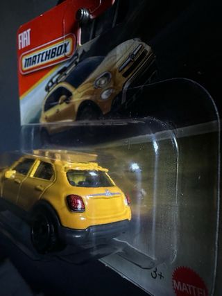 Matchbox Fiat 500X 2016 Amarillo