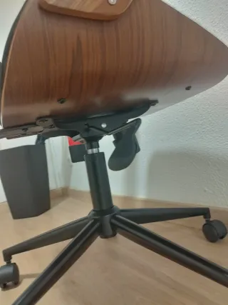 Silla de oficina ergonómica cuero y madera
