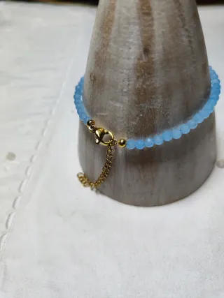 Pulsera de cuentas azul y dorada