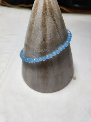 Pulsera de cuentas azul y dorada