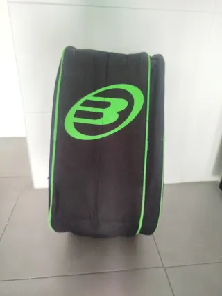 Paletero Bullpadel XSeries Negro y Verde