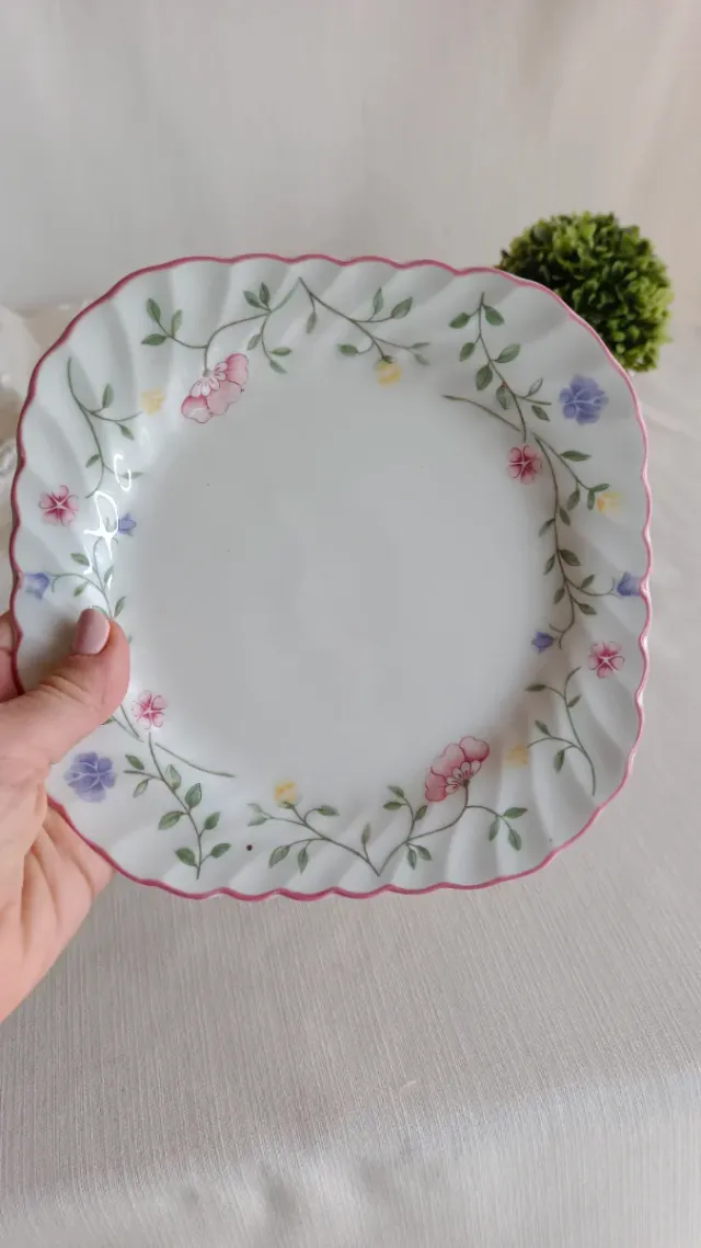 2 Piatti Johnson Bros Porcellana Fiori